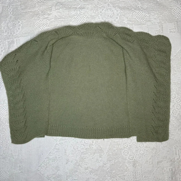 Hand Knit Women's Moss Green Cardigan Sweater Cottagecore Delicate Size Small - Picture 3 of 4